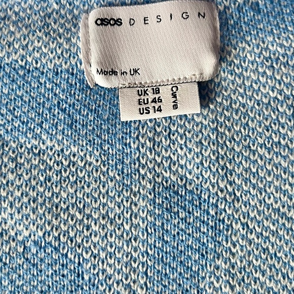 Asos v-neck sweater in daisy check - Picture 3 of 3